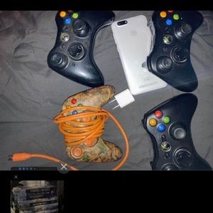 Xbox 360 connect23 games 5controllers and 500tb memory headset and Xbox antenna